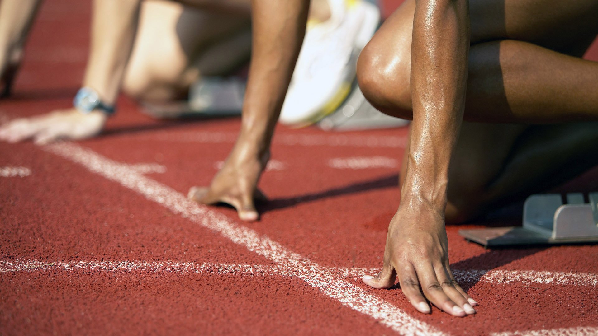 中国青少年篮球培训中心通过国际合作引入先进理念，中国青少年篮球训练营